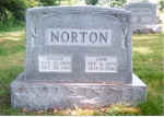 Norton-Gene-Maggie.jpg (485125 bytes)