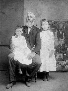 Salem Reid with grand daughters